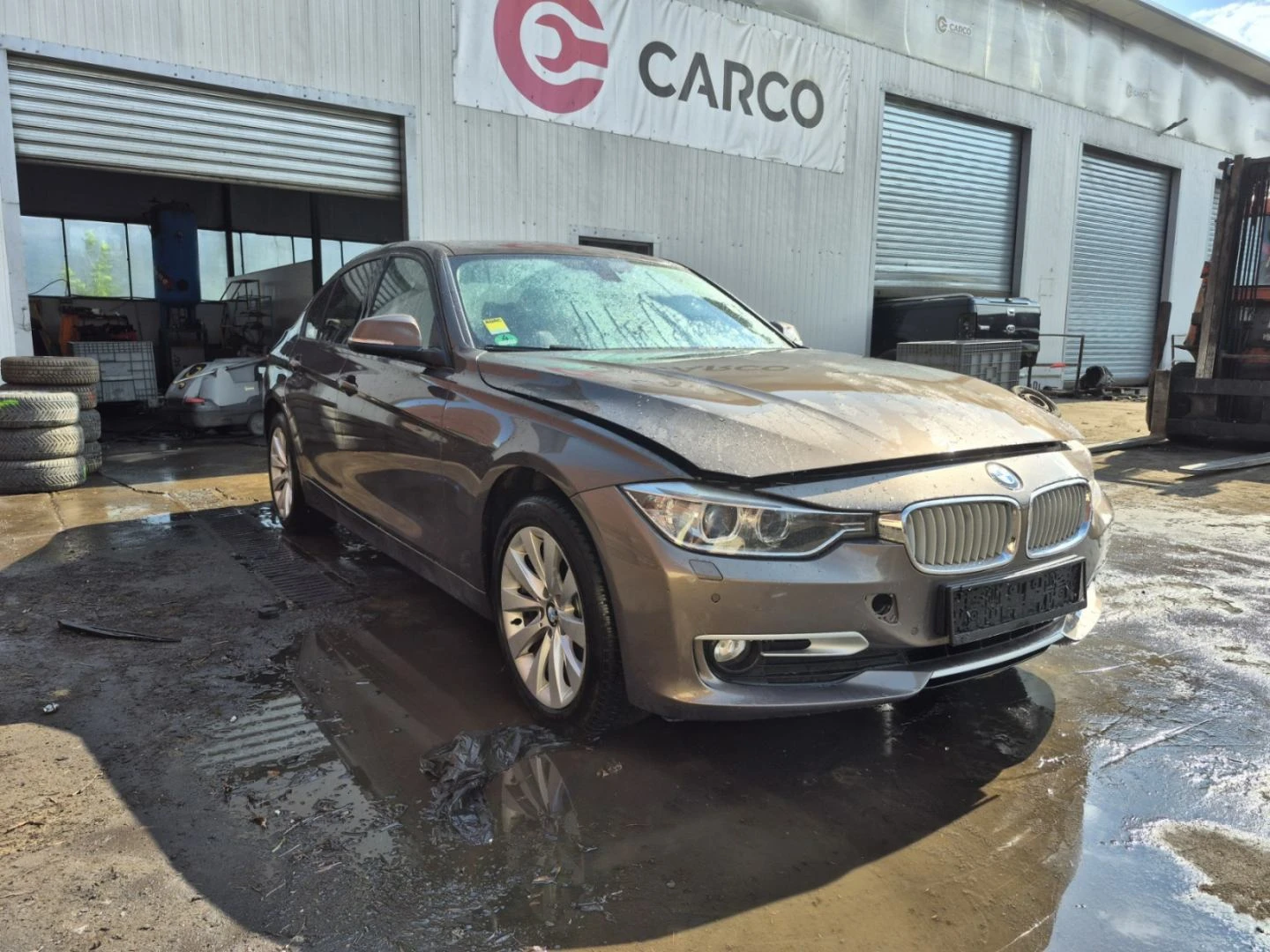 BMW 320, снимка 2 - Автомобили и джипове - 55011688