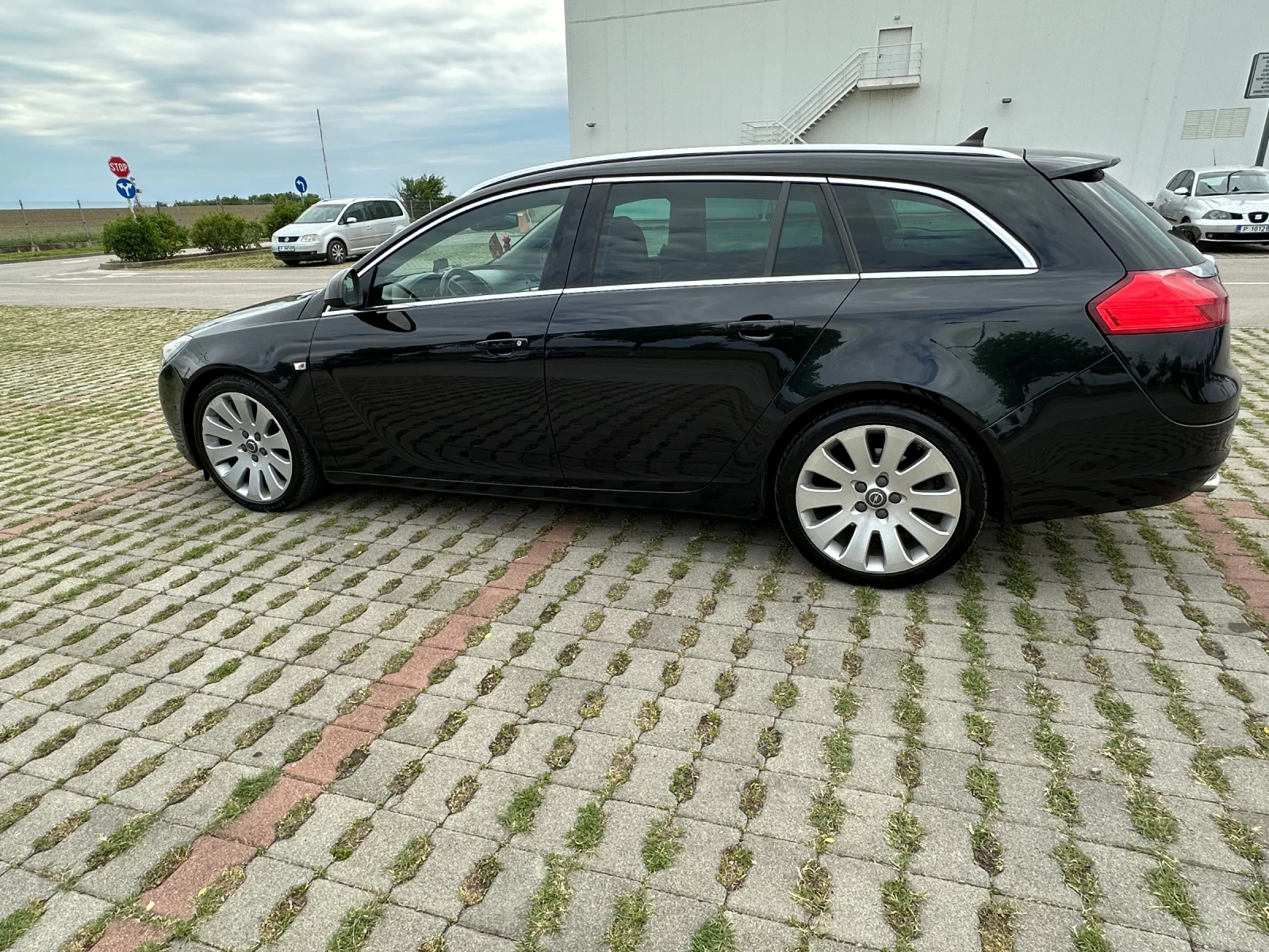 Opel Insignia, снимка 4 - Автомобили и джипове - 55756382