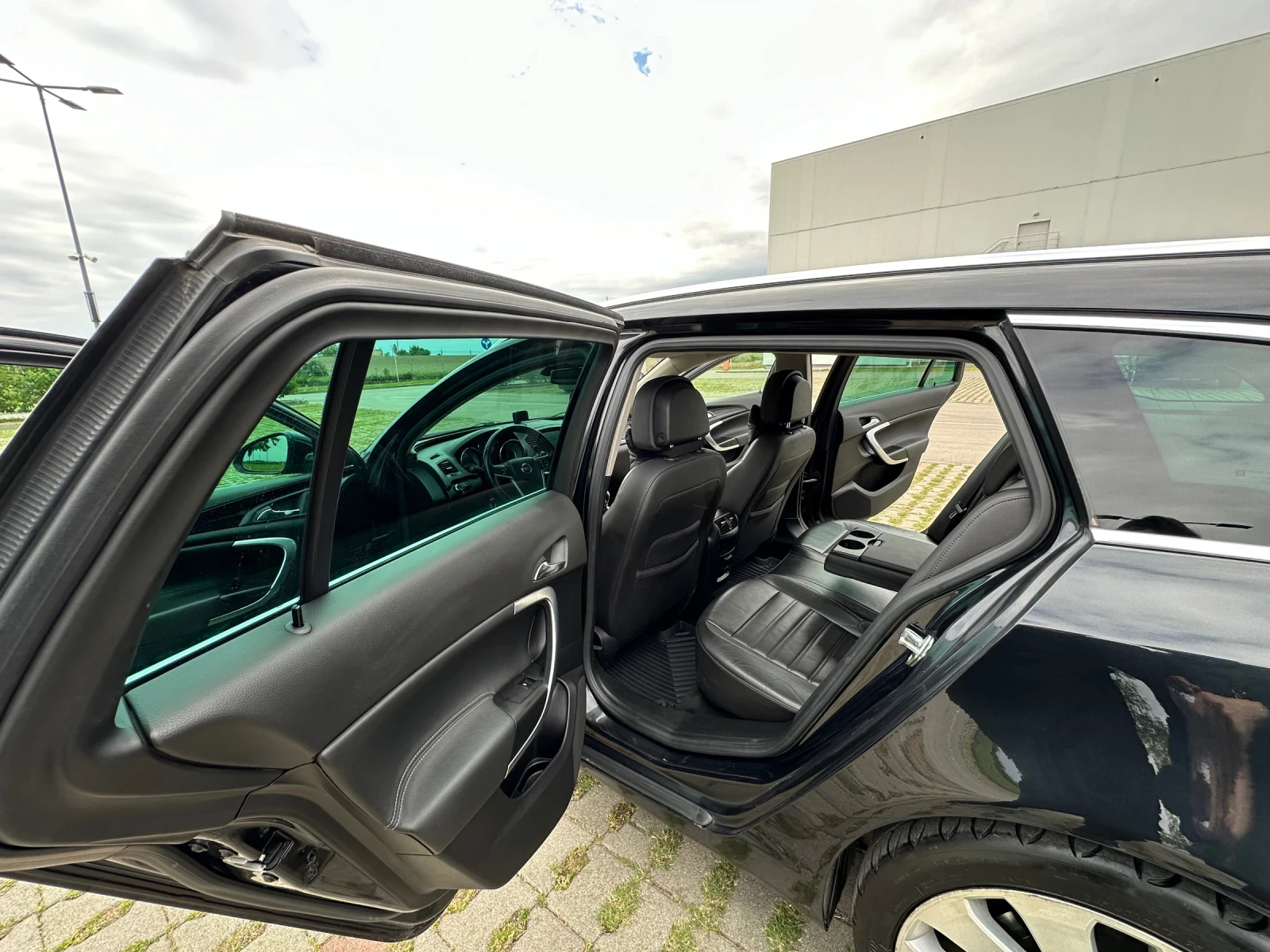 Opel Insignia, снимка 13 - Автомобили и джипове - 55756382
