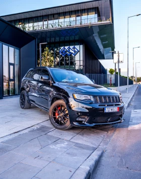 Обява за продажба на Jeep Grand cherokee 6.4 SRT Night Pack Facelift ~83 000 лв. - изображение 1