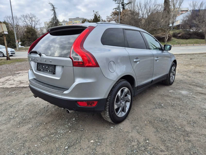 Volvo XC60 2.4d Автомат, снимка 5 - Автомобили и джипове - 49010706