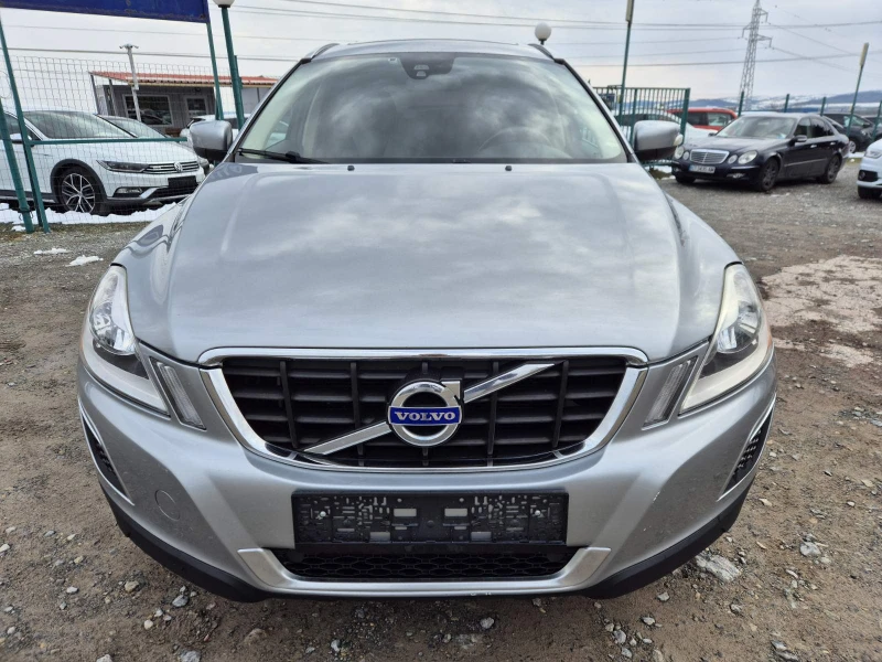 Volvo XC60 2.4d Автомат, снимка 8 - Автомобили и джипове - 49010706