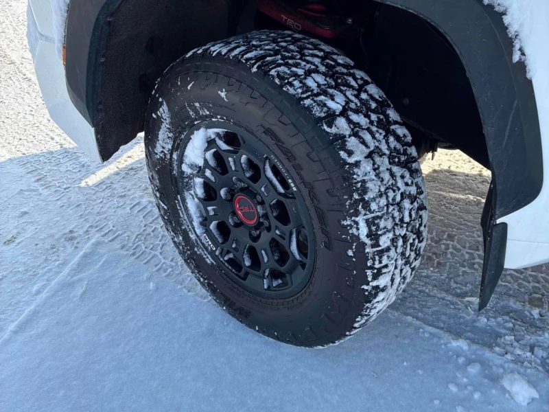 Toyota Tundra * Limited Hybrid * CARFAX * БЕЗ ПЪРВОНАЧАЛНА ВНОСК, снимка 10 - Автомобили и джипове - 53243891