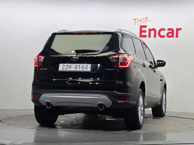 Ford Kuga 2.0 TDCI - изображение 4