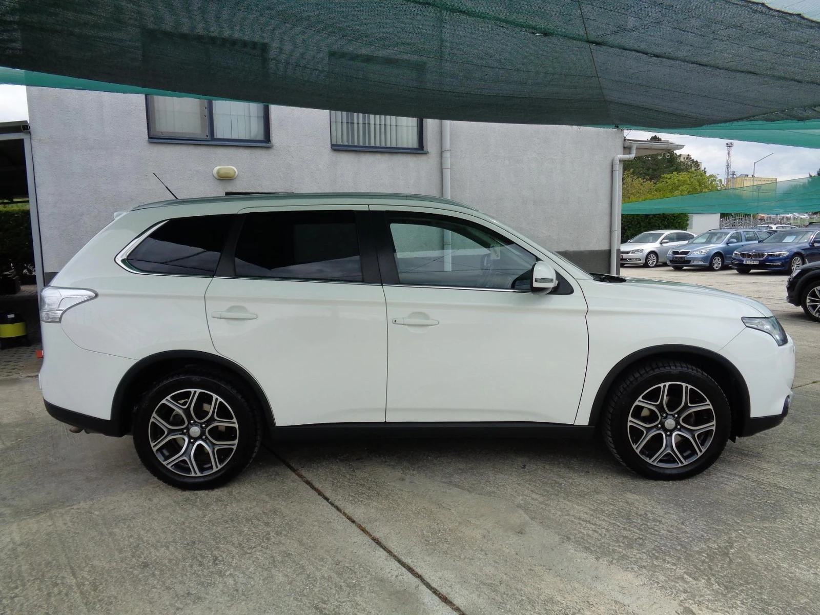 Mitsubishi Outlander 2.2DiD 4WD 150к.с 7Места - изображение 4