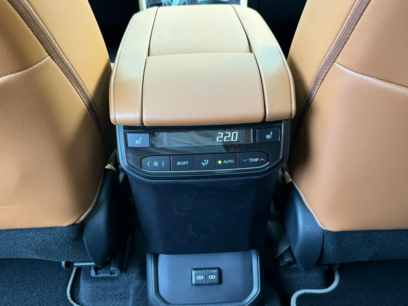 Toyota Highlander 2, 5-Hybrid/4x4/Luxury/Pano/6+ 1 | Mobile.bg   17