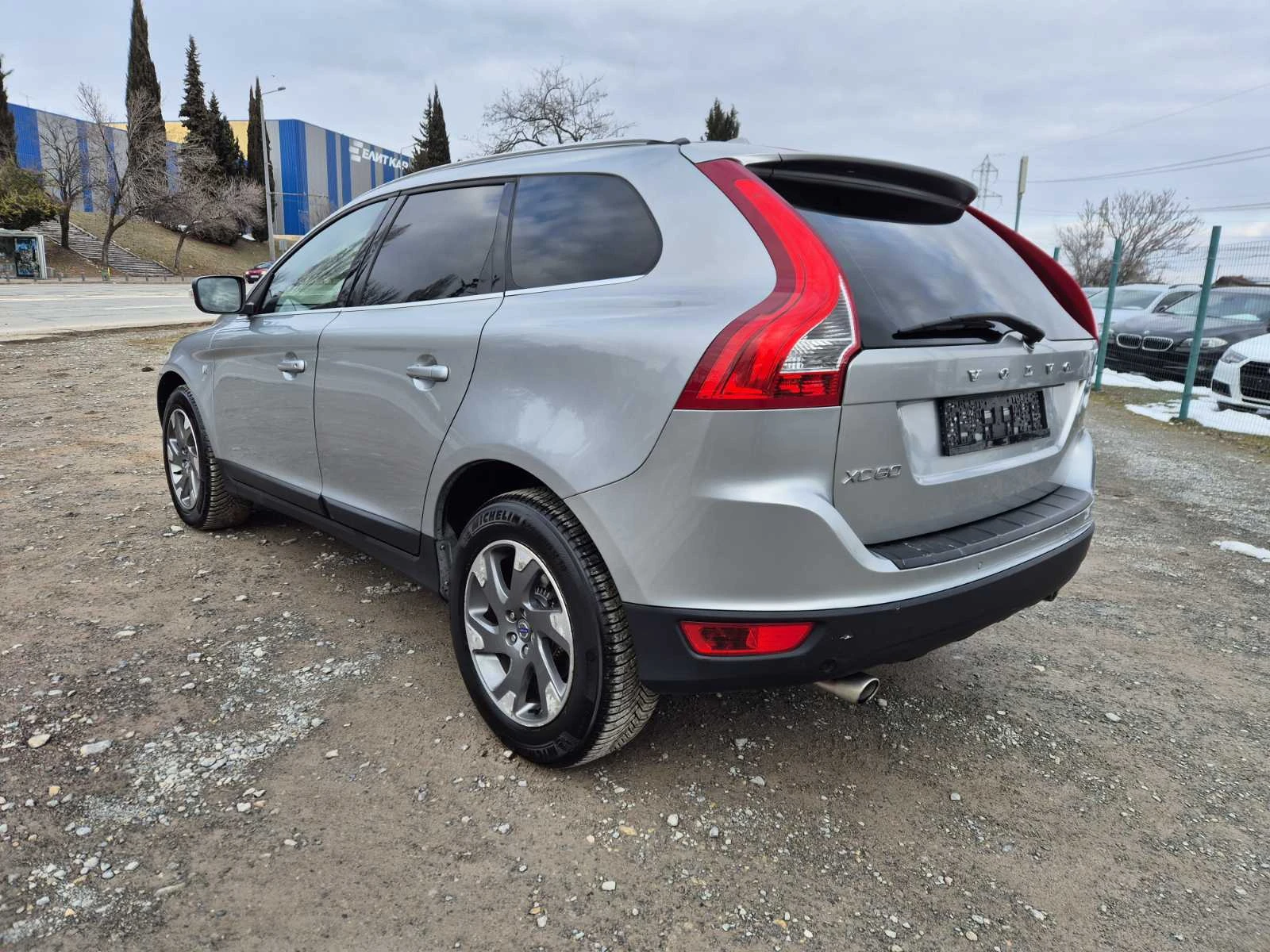 Volvo XC60 2.4d Автомат - изображение 3