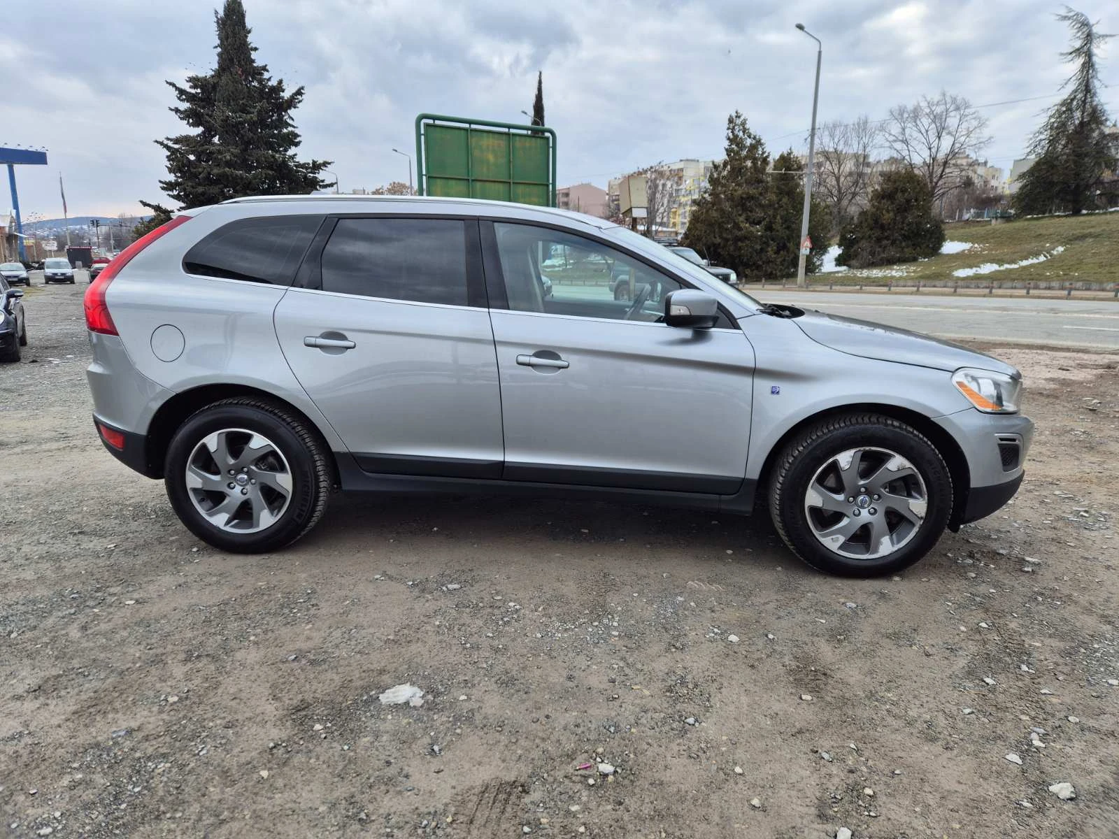 Volvo XC60 2.4d Автомат - изображение 6