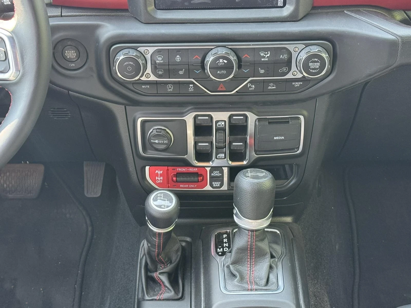 Jeep Wrangler  - изображение 9