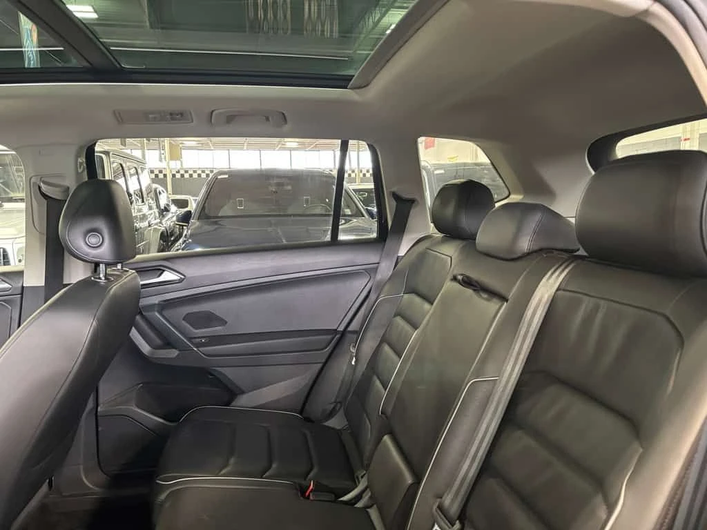 VW Tiguan * Highline| 4MOTION| NAV| FENDERAUDIO| LEATHER| PA, снимка 7 - Автомобили и джипове - 54068933