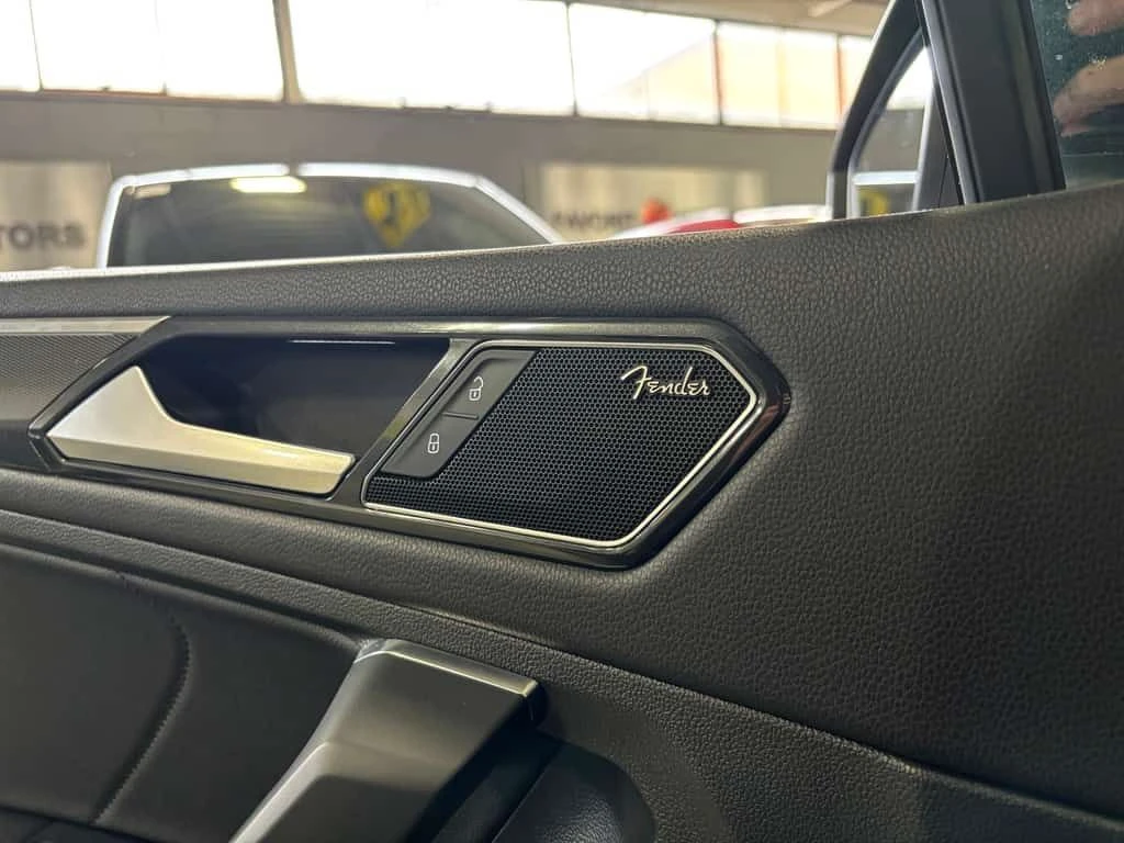 VW Tiguan * Highline| 4MOTION| NAV| FENDERAUDIO| LEATHER| PA, снимка 13 - Автомобили и джипове - 54068933