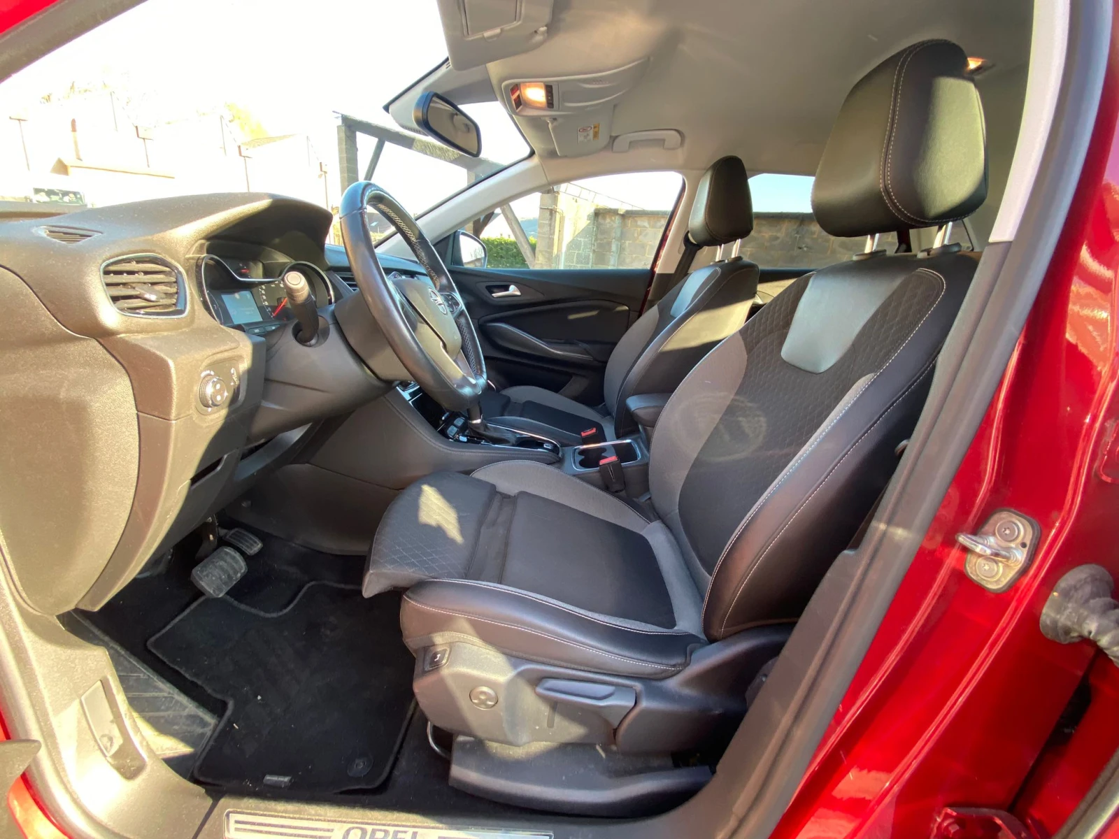 Opel Grandland 1.5 Ultimate, снимка 7 - Автомобили и джипове - 54333849