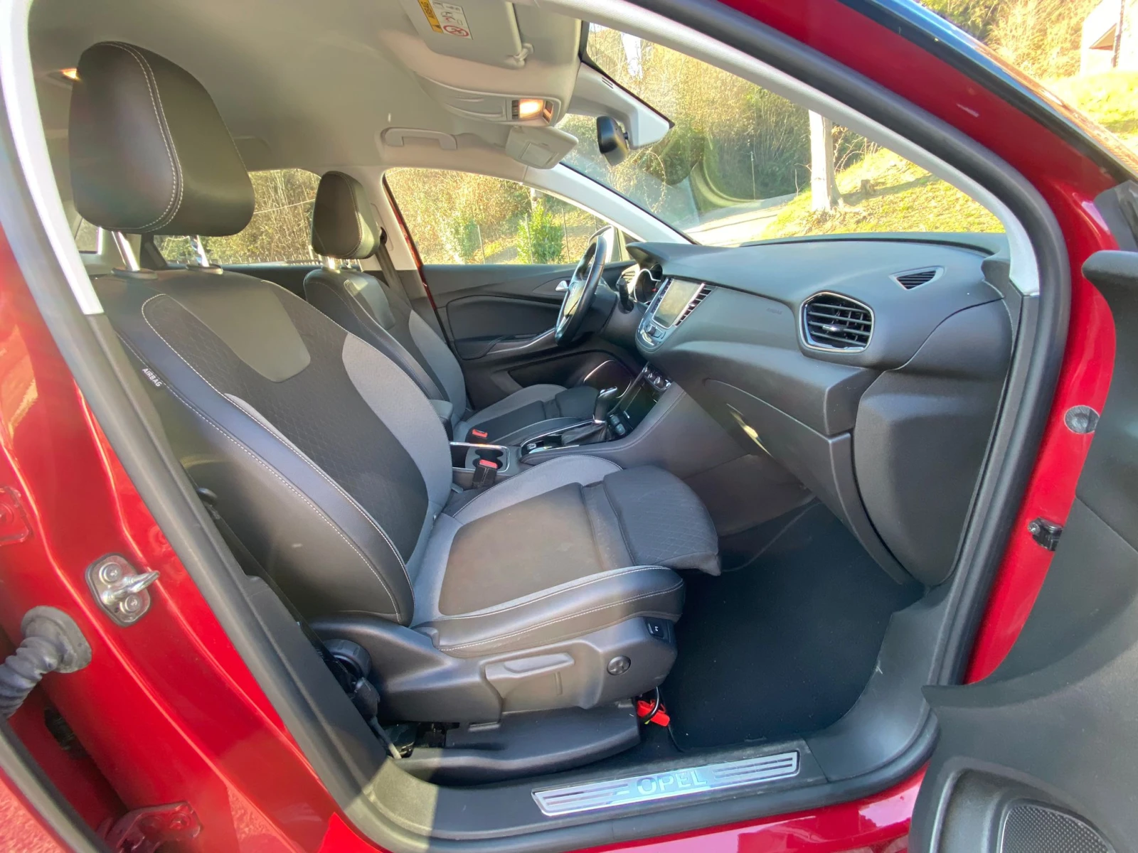 Opel Grandland 1.5 Ultimate, снимка 15 - Автомобили и джипове - 54333849