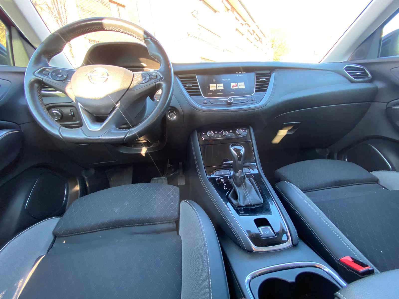 Opel Grandland 1.5 Ultimate, снимка 8 - Автомобили и джипове - 54333849