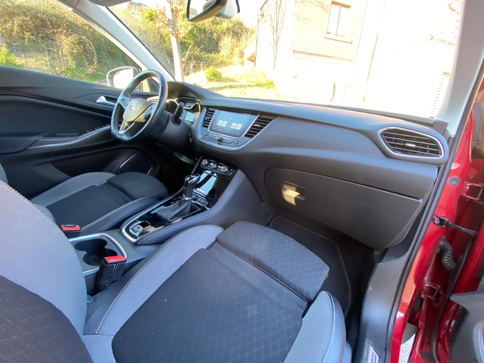 Opel Grandland 1.5 Ultimate, снимка 14 - Автомобили и джипове - 54333849