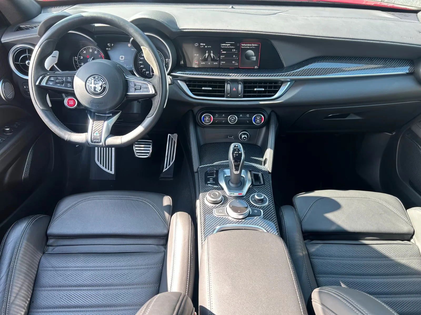 Alfa Romeo Stelvio QUADRIFOGLIO/510HP/CAM/V6/ACC/PANO/AKRAPOVIC/656z, снимка 13 - Автомобили и джипове - 55446308