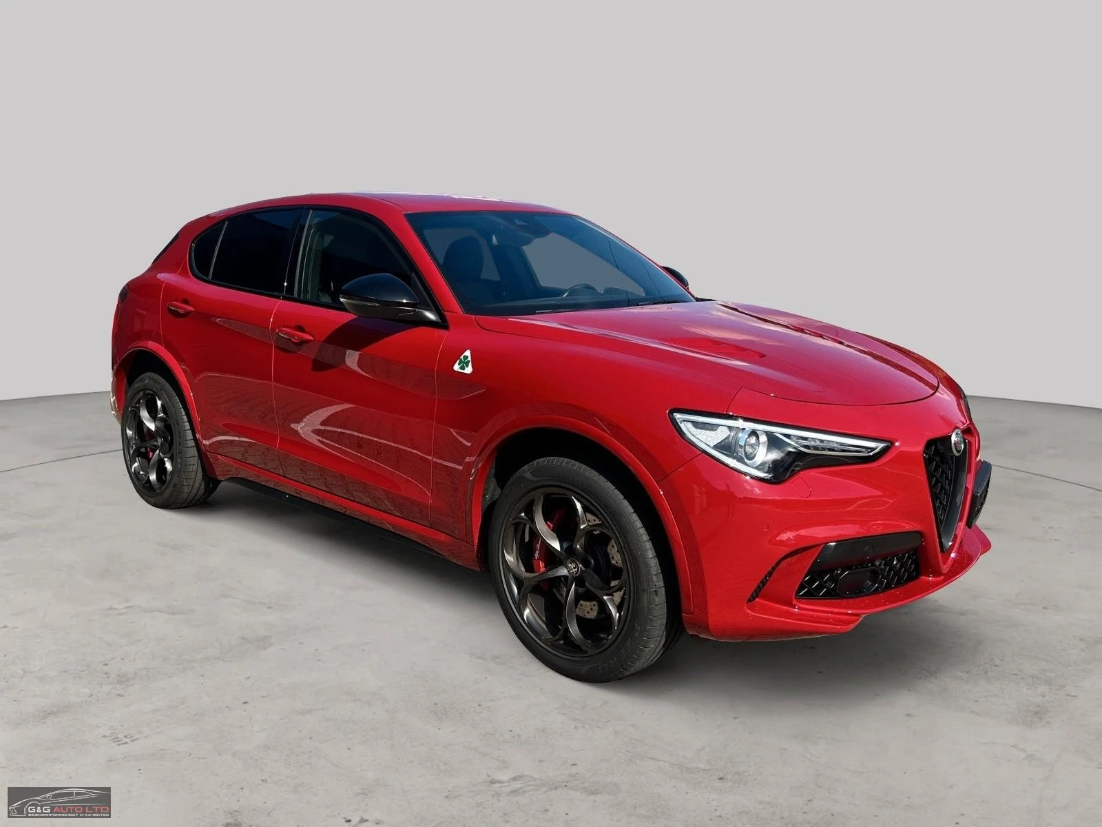 Alfa Romeo Stelvio QUADRIFOGLIO/510HP/CAM/V6/ACC/PANO/AKRAPOVIC/656z, снимка 6 - Автомобили и джипове - 55446308