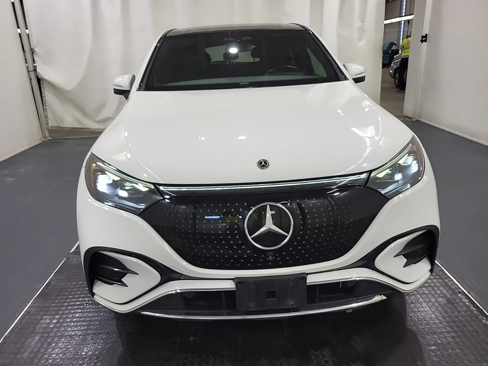 Mercedes-Benz EQE EQE 350 4Matic, снимка 2 - Автомобили и джипове - 55491787
