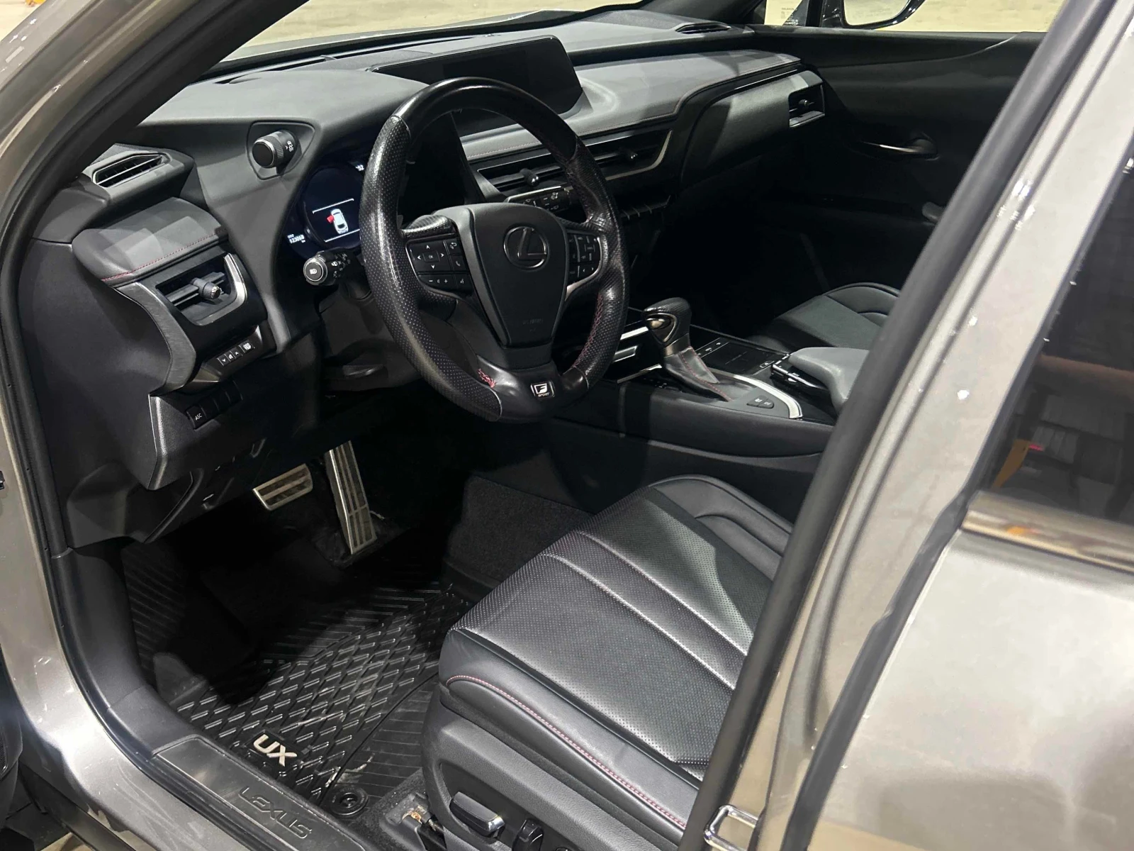 Lexus UX 250h * АВТОКРЕДИТ БЕЗ ПЪРВОНАЧАЛНА ВНОСКА* , снимка 9 - Автомобили и джипове - 55976156