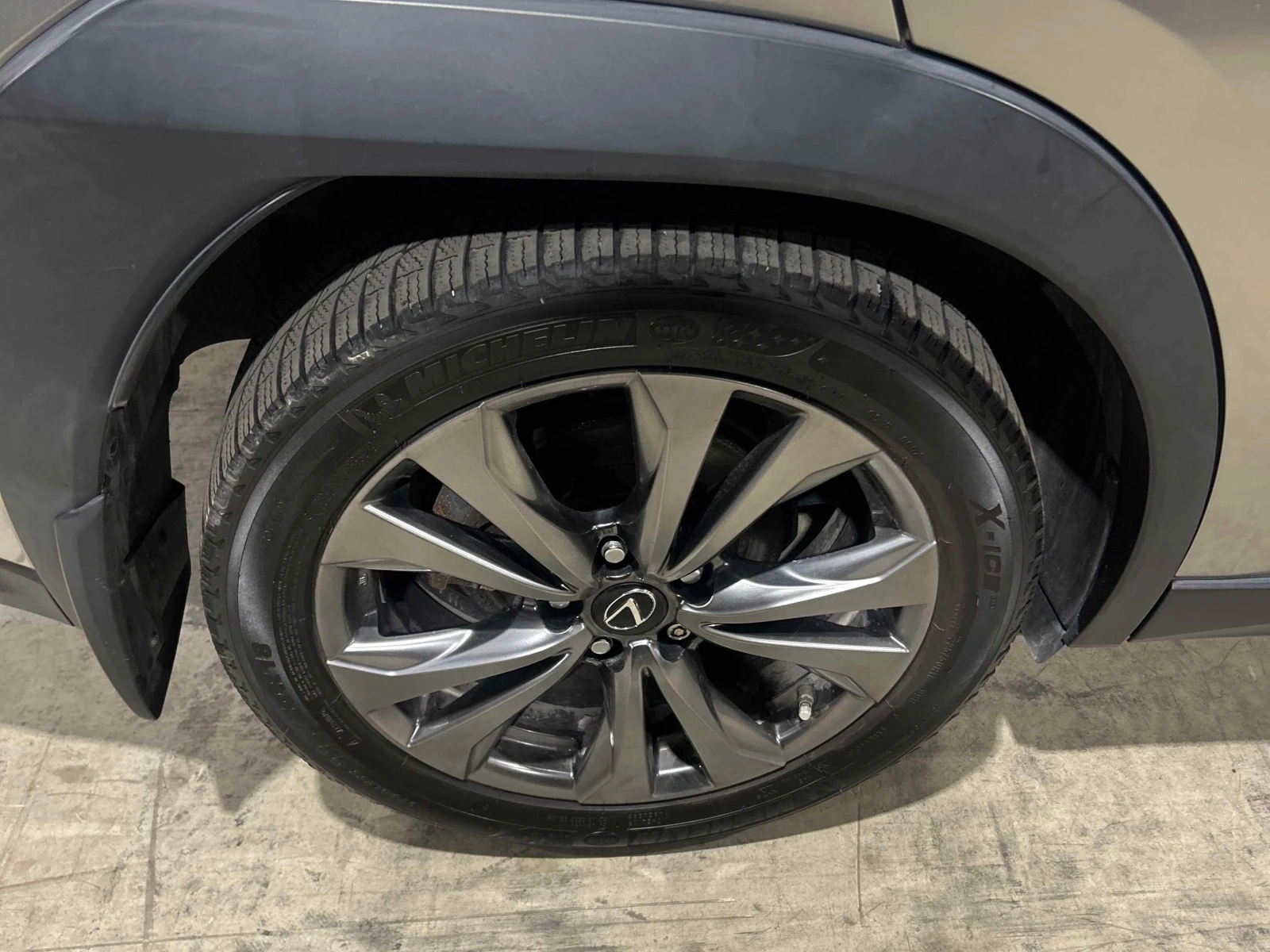 Lexus UX 250h * АВТОКРЕДИТ БЕЗ ПЪРВОНАЧАЛНА ВНОСКА* , снимка 7 - Автомобили и джипове - 55976156