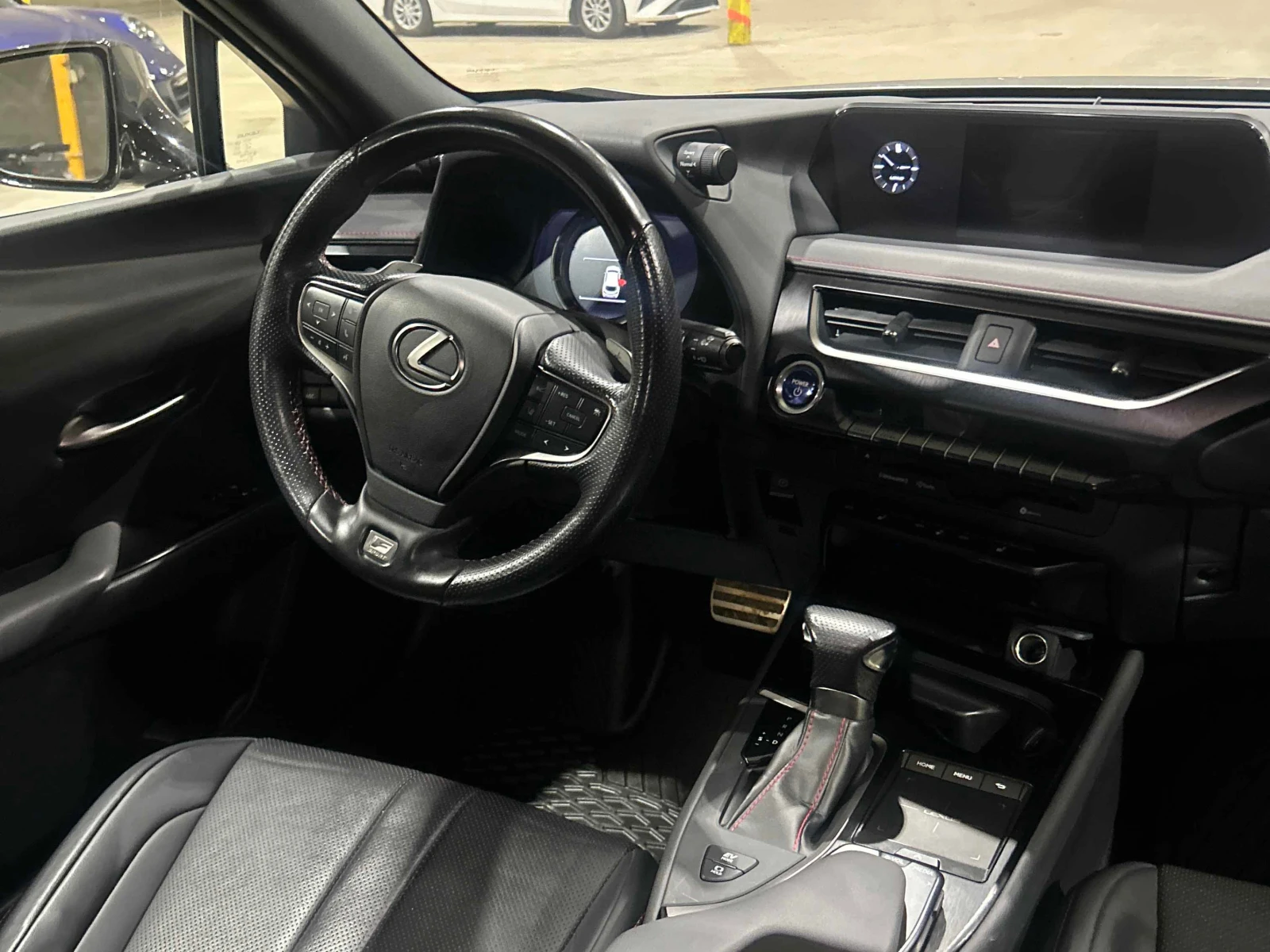 Lexus UX 250h * АВТОКРЕДИТ БЕЗ ПЪРВОНАЧАЛНА ВНОСКА* , снимка 5 - Автомобили и джипове - 55976156