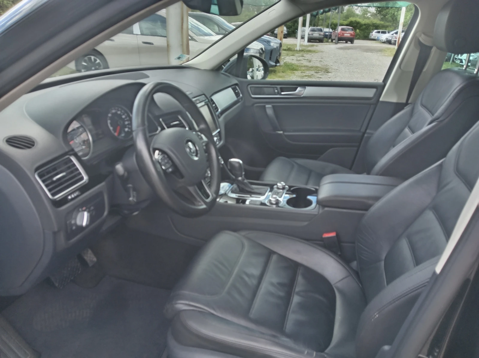 VW Touareg 3.0TDI 4motion, снимка 7 - Автомобили и джипове - 56577543