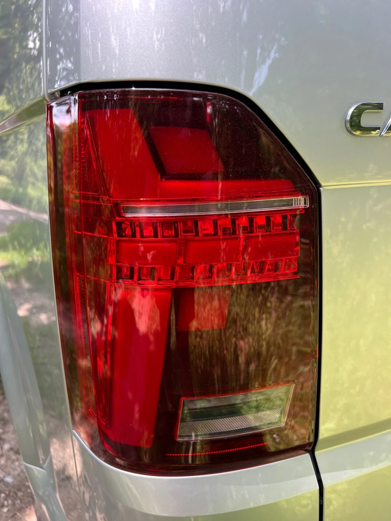 VW Caravelle ComfortLine, снимка 10 - Бусове и автобуси - 51730623