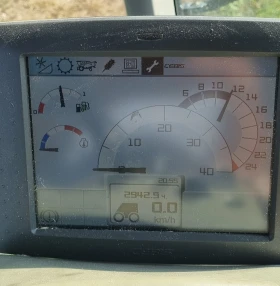 Комбайн Claas TYKANO 440, снимка 7