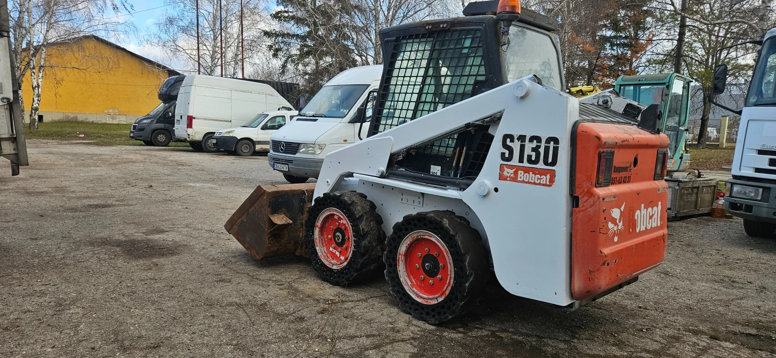 Мини челни товарачи Bobcat S 130, снимка 1