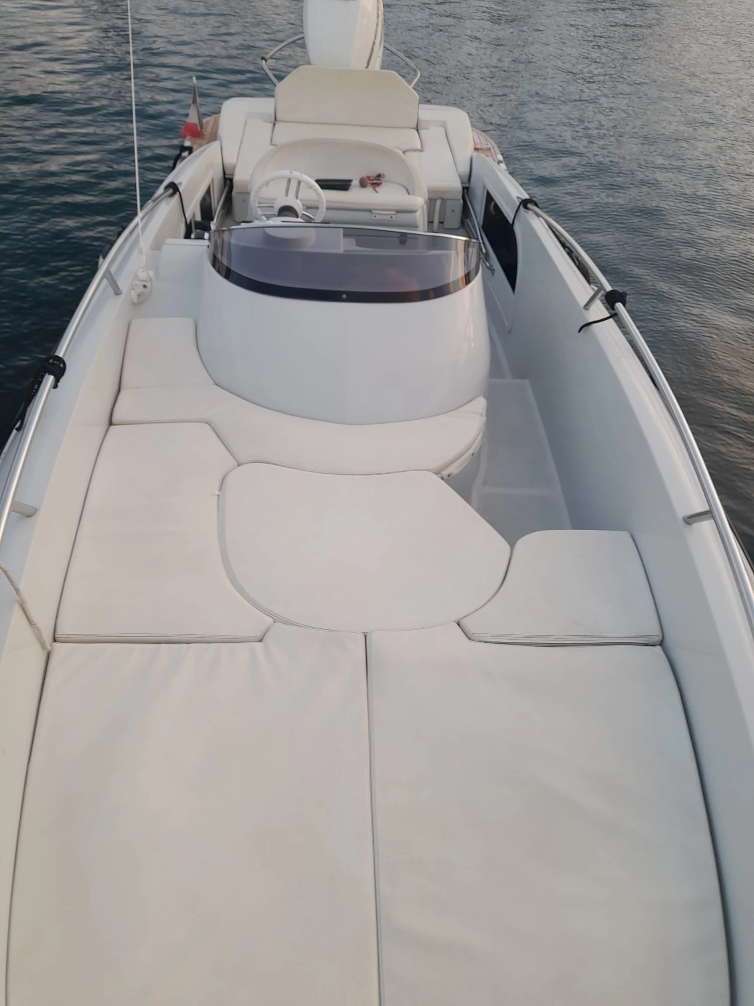Моторна яхта Clear Liner Libra Open 750, снимка 12 - Воден транспорт - 55270265
