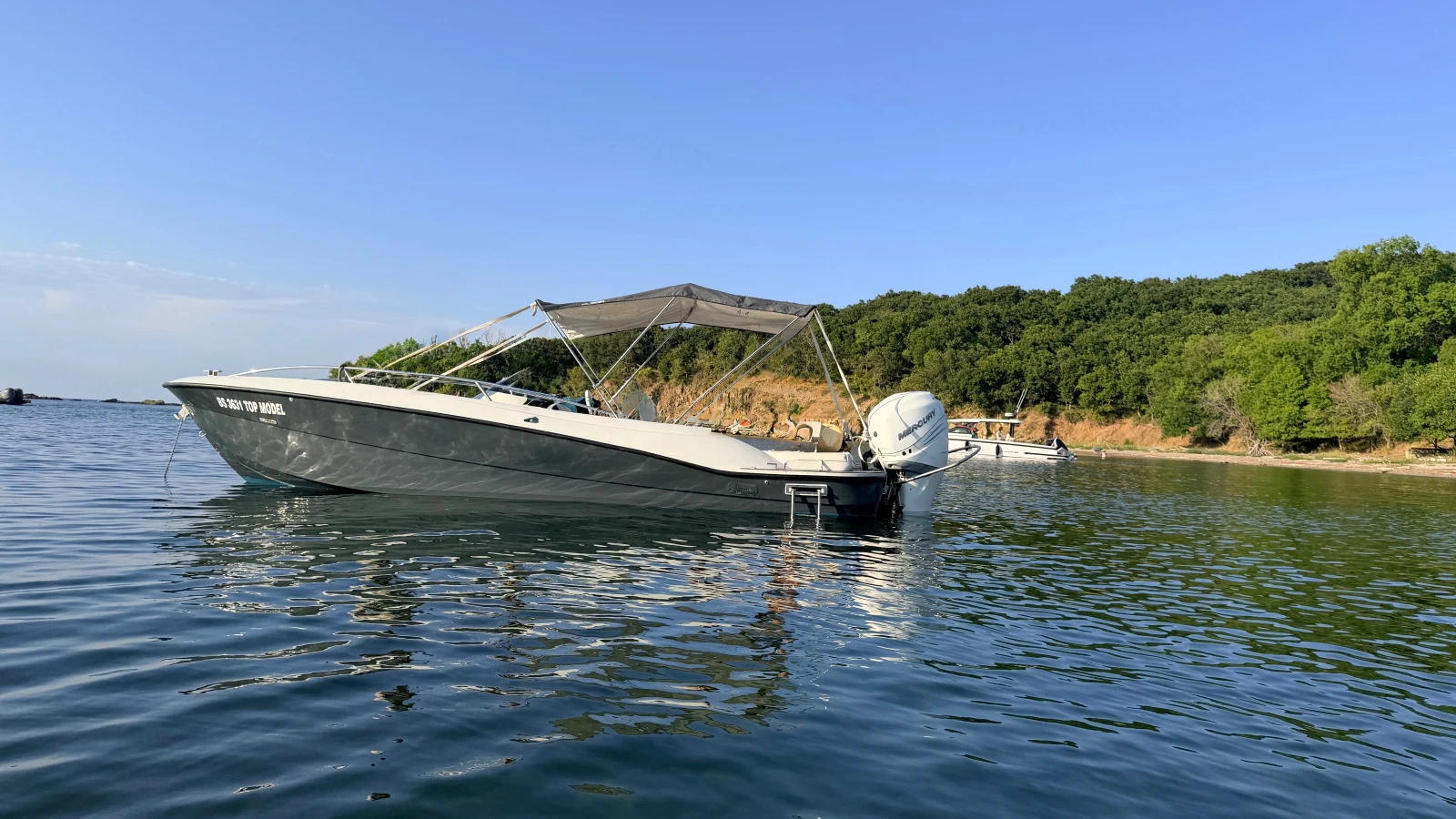 Моторна яхта Clear Liner Libra Open 750, снимка 2 - Воден транспорт - 55450663
