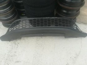 Решетка за Хонда Сивик 2005-2012г    71102-SMGA-ZZ00, снимка 1