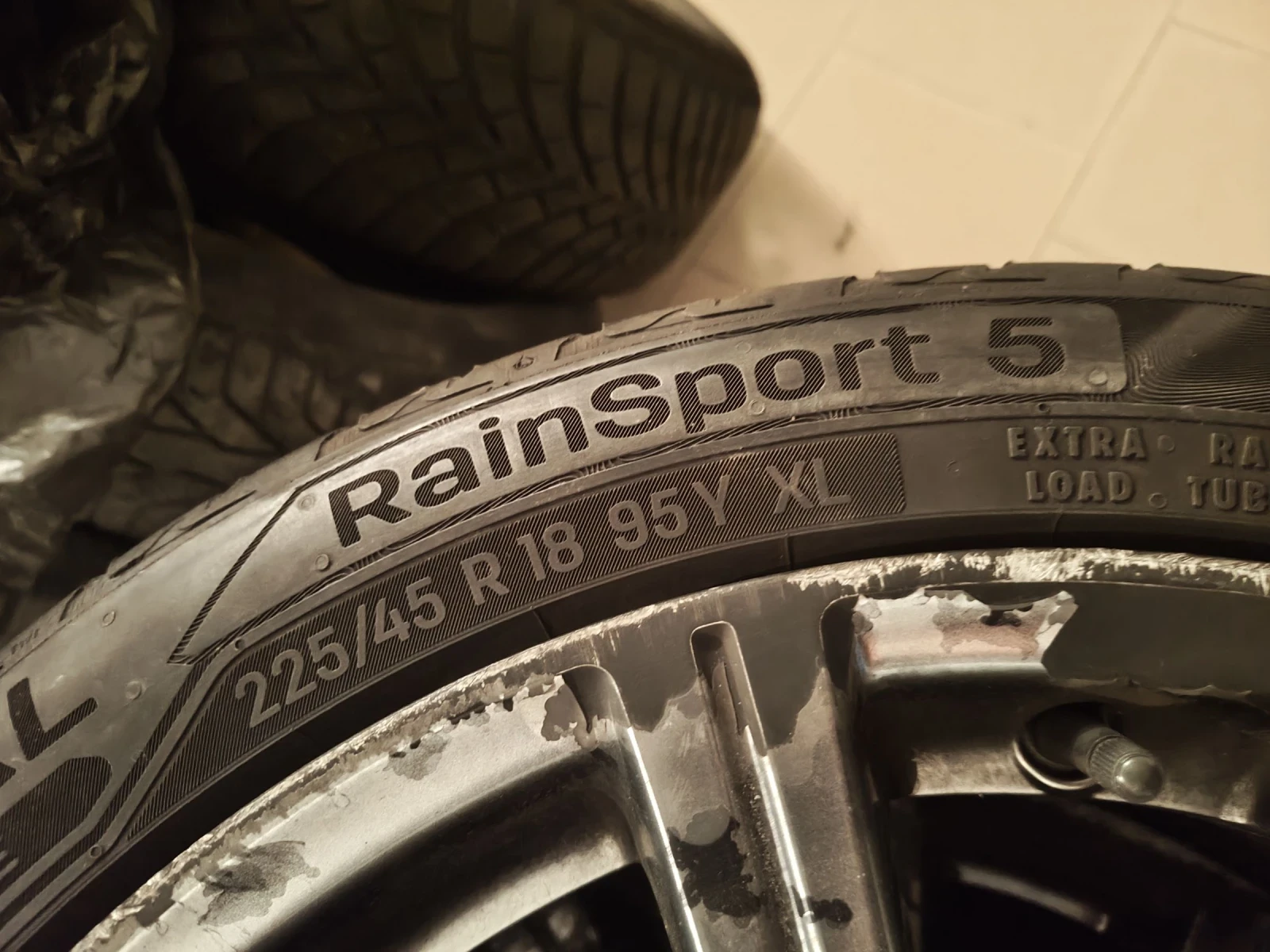Гуми с джанти Uniroyal 225/45R18, снимка 4 - Гуми и джанти - 53998352