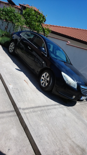 Opel Insignia, снимка 1 - Автомобили и джипове - 45522665