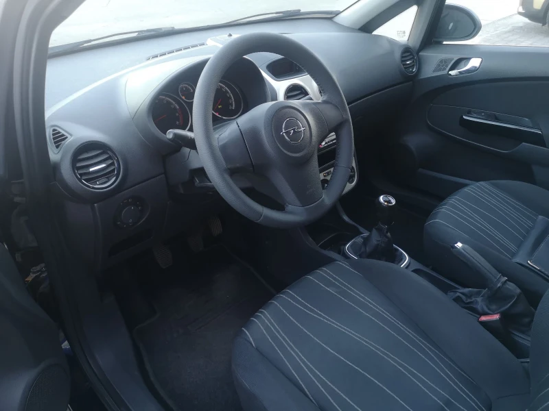 Opel Corsa 1.2, снимка 10 - Автомобили и джипове - 46889155