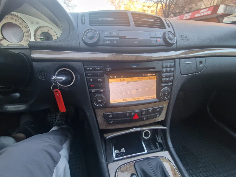 Mercedes-Benz E 280, снимка 12 - Автомобили и джипове - 48499740