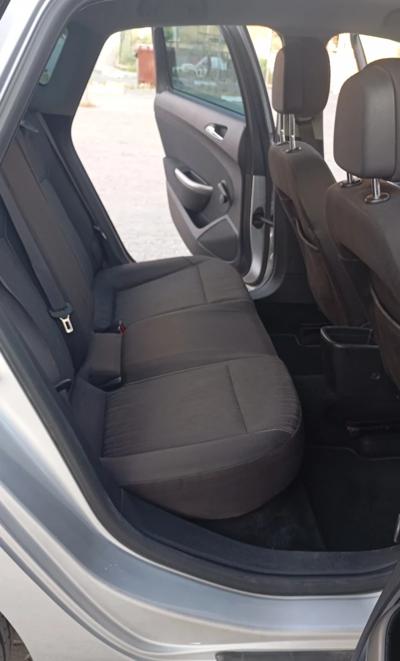 Opel Astra 1.7cdti, снимка 13 - Автомобили и джипове - 51542143