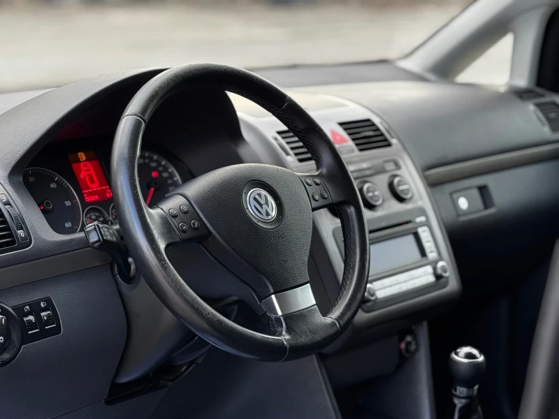 VW Touran 2.0TDI/FACELIFT/7-МЕСТА, снимка 12 - Автомобили и джипове - 52170725