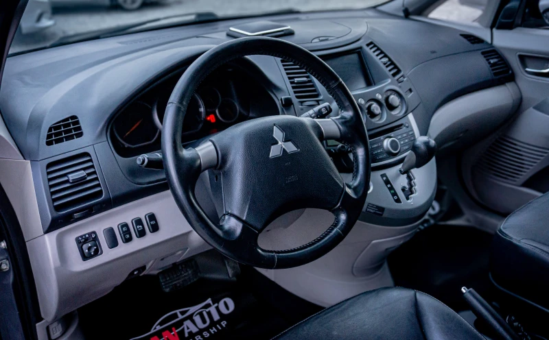 Mitsubishi Grandis 2.4i 165hp Executive! С ГАРАНЦИЯ! , снимка 7 - Автомобили и джипове - 52539376