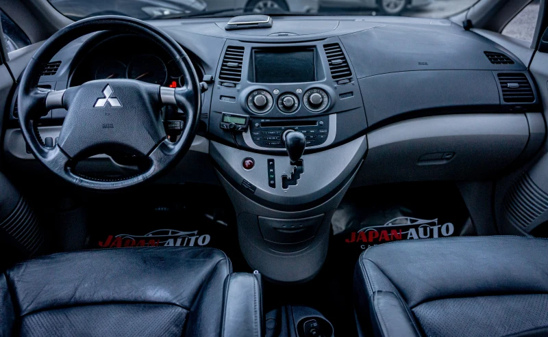 Mitsubishi Grandis 2.4i 165hp Executive! С ГАРАНЦИЯ! , снимка 8 - Автомобили и джипове - 52539376