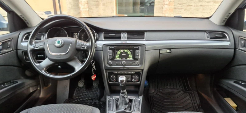 Skoda Superb, снимка 9 - Автомобили и джипове - 52590607