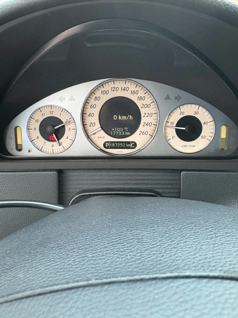 Mercedes-Benz CLK 220 CDI, снимка 10 - Автомобили и джипове - 52640791