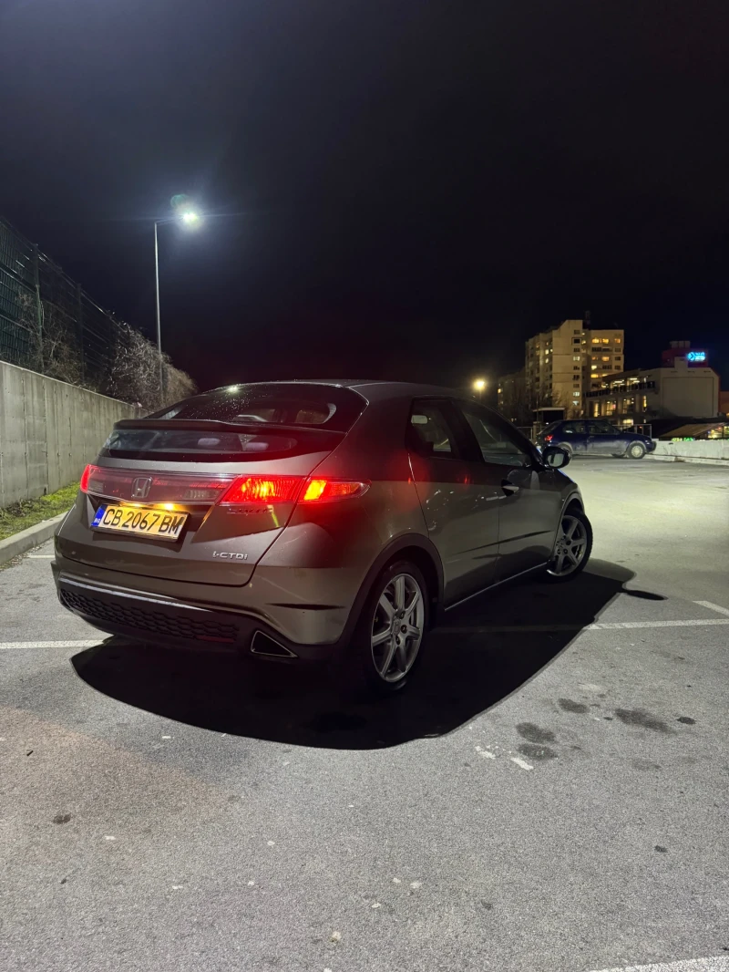 Honda Civic 2.2 I-CTDI, снимка 14 - Автомобили и джипове - 53471901