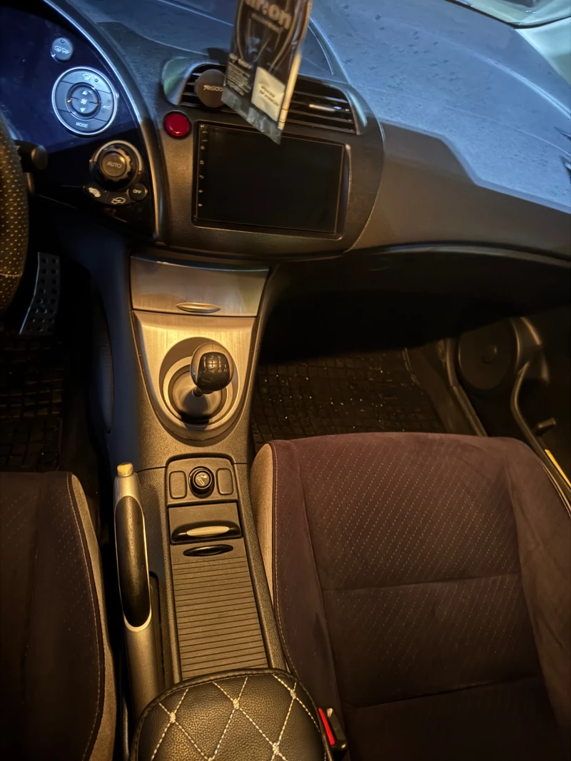 Honda Civic 2.2 I-CTDI, снимка 8 - Автомобили и джипове - 53471901