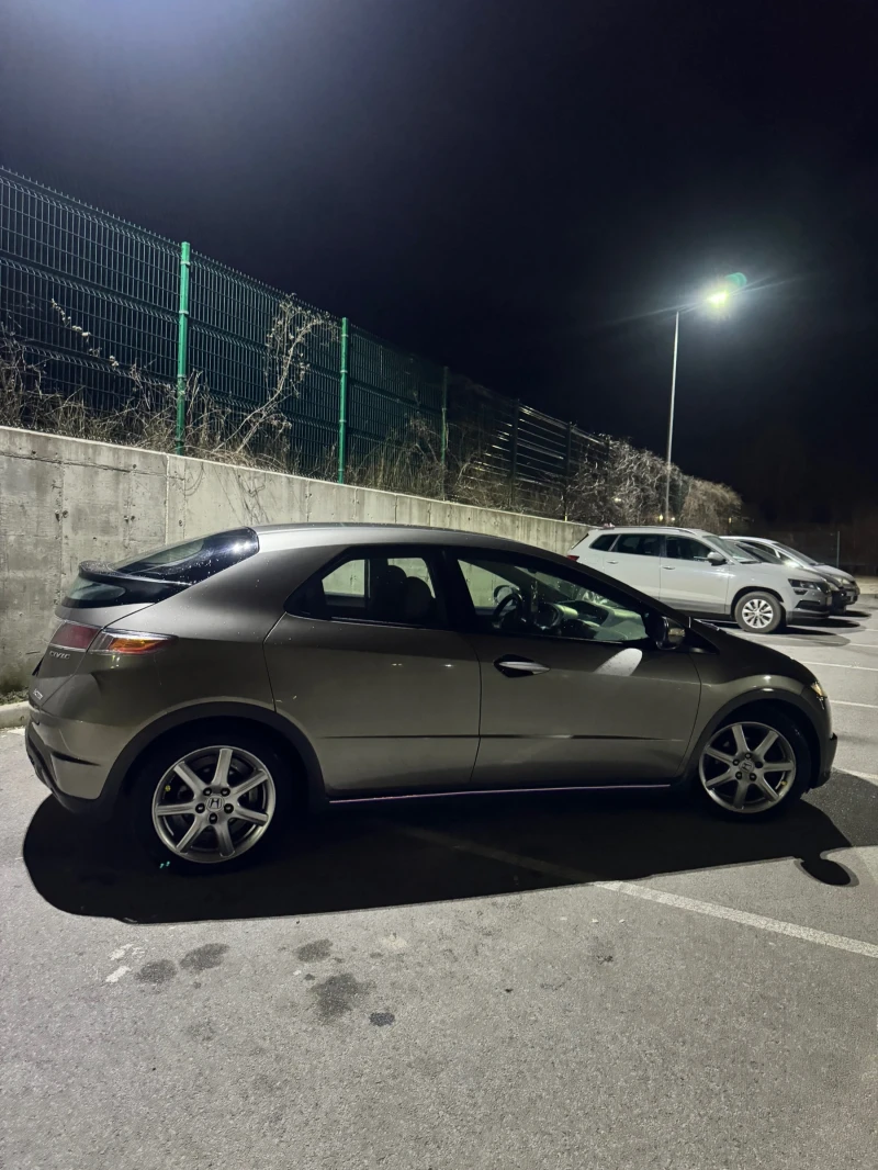 Honda Civic 2.2 I-CTDI, снимка 5 - Автомобили и джипове - 53471901