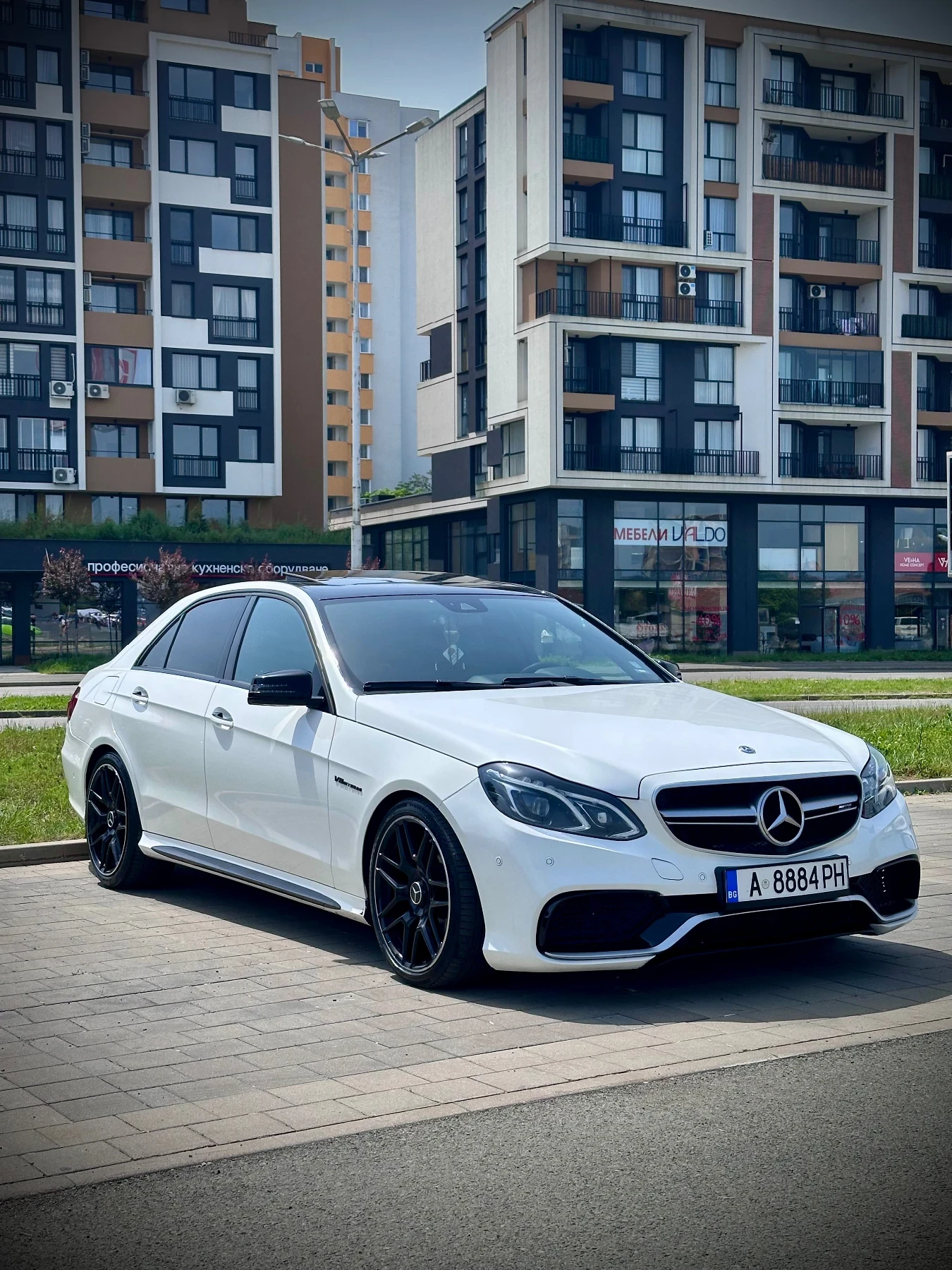 Mercedes-Benz E 220 E63 AMG 9G tronic - изображение 2