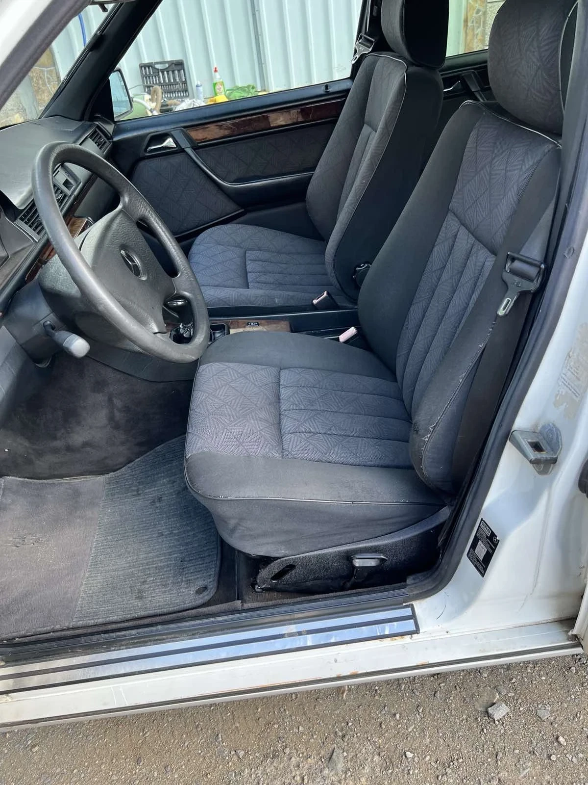 Mercedes-Benz 124 E200 - изображение 4