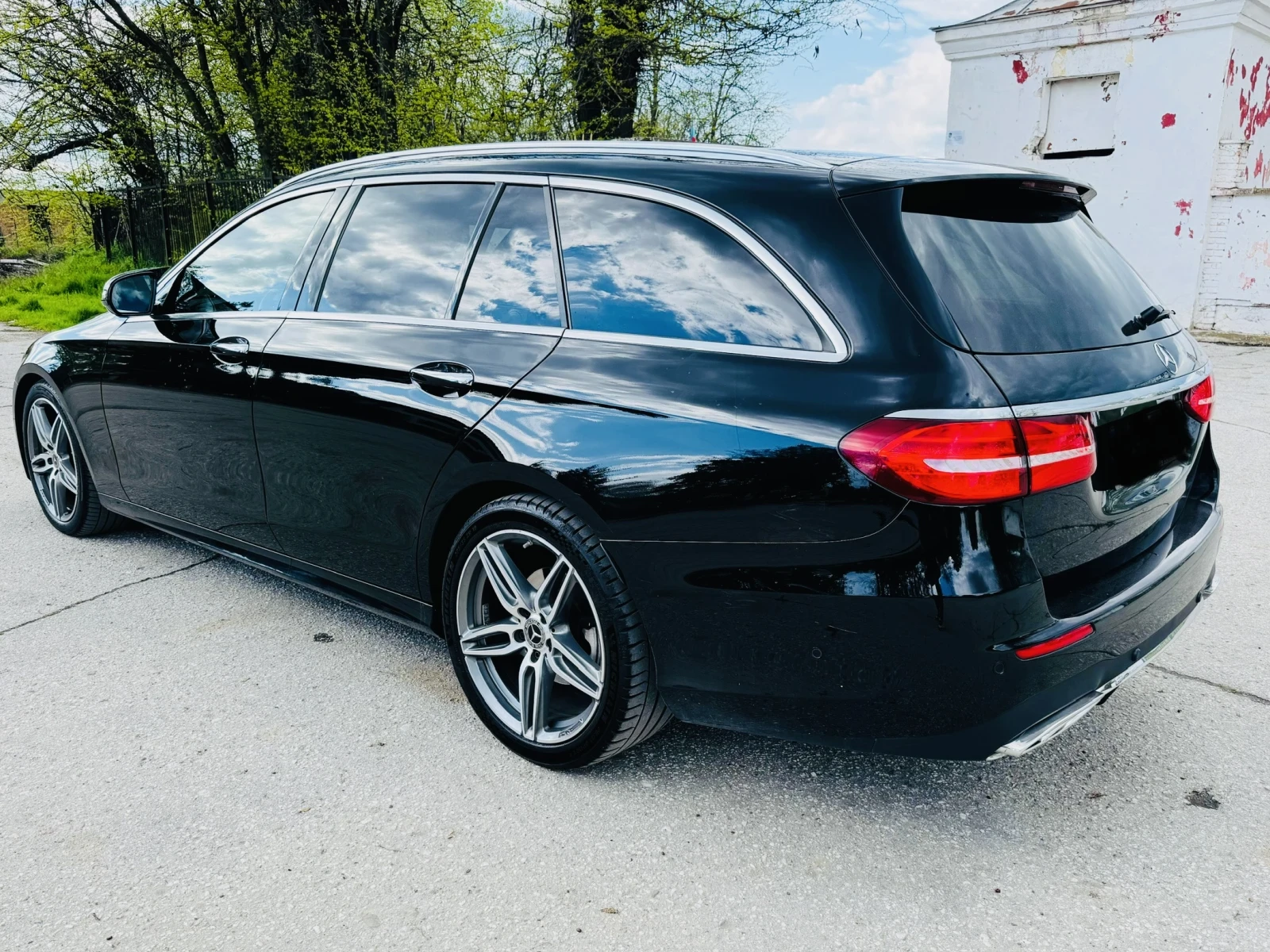 Mercedes-Benz E 220 D-AMG-LINE-FACELIFT - изображение 4
