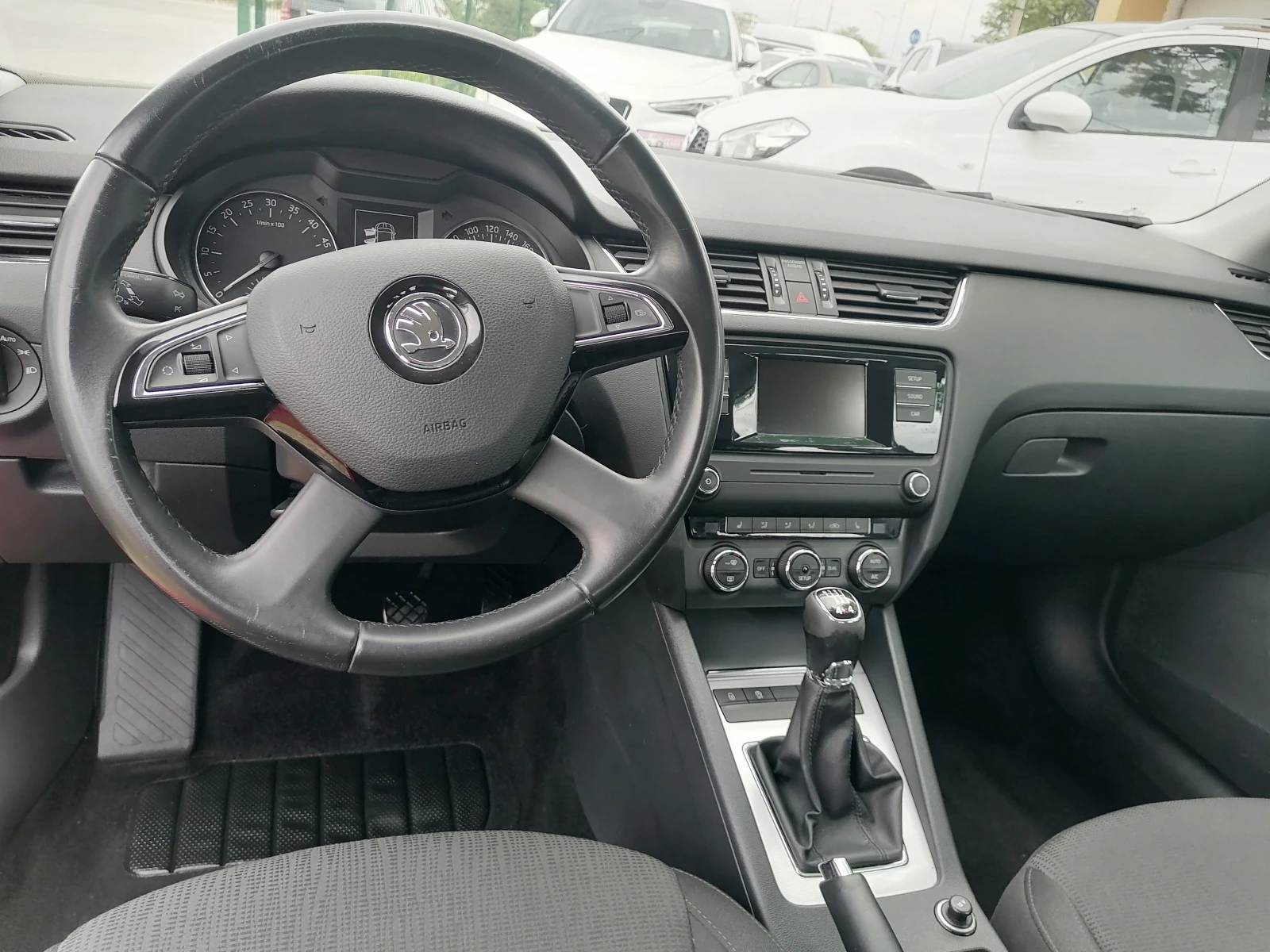 Skoda Octavia 1.6 TDI 4X4 - изображение 9