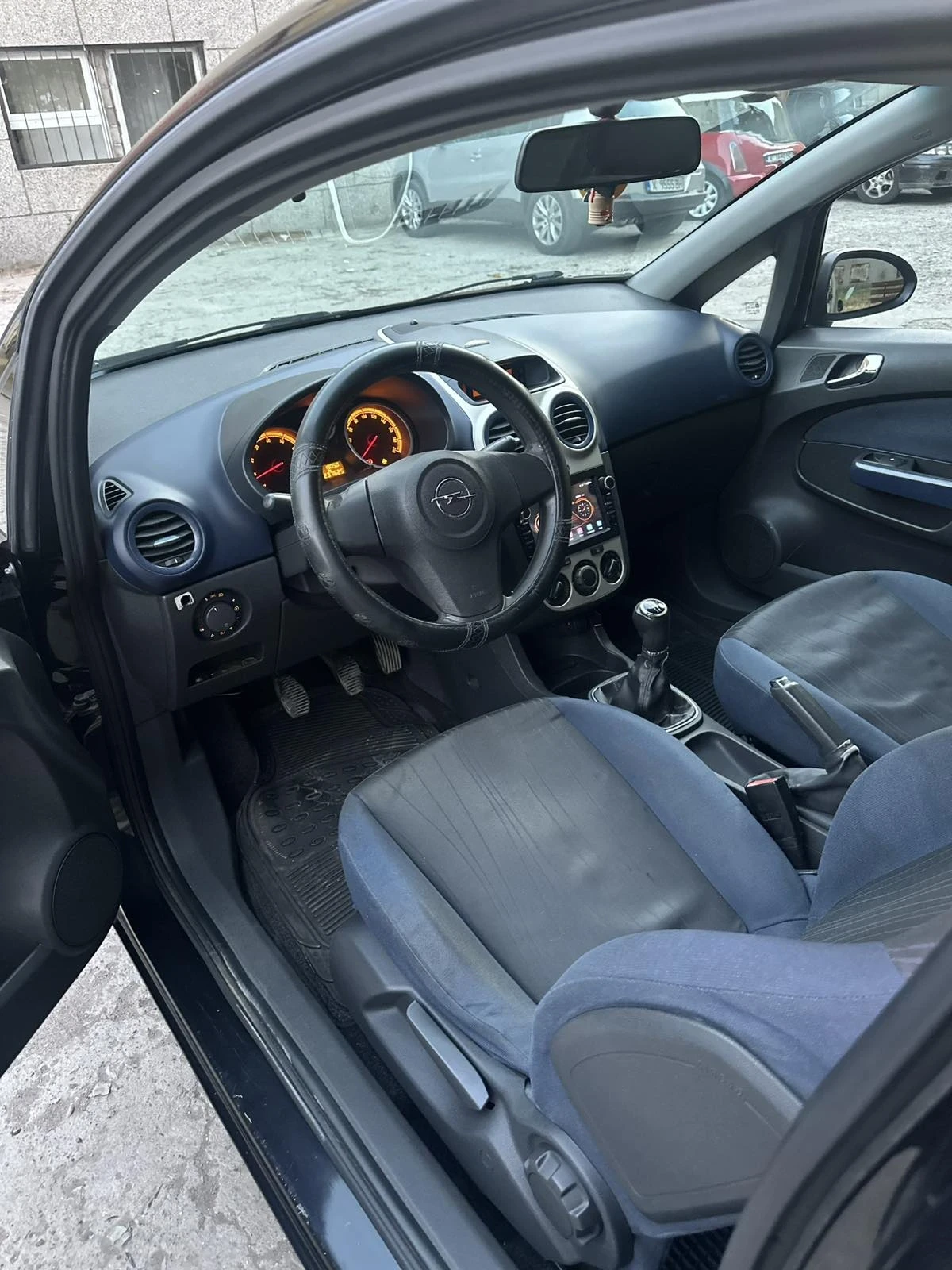 Opel Corsa Мултимедия и парктроник с камера  - изображение 7